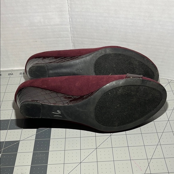 London Fog Maroon Flats with Buckle Detail - Picture 9 of 9